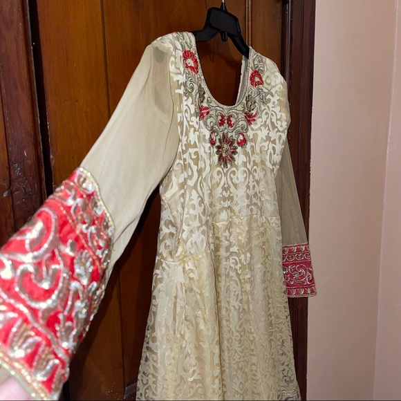Beige and red Indian dress ❤️🥻 - Picture 2 of 5